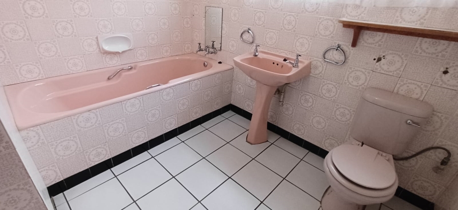 5 Bedroom Property for Sale in Eureka Free State